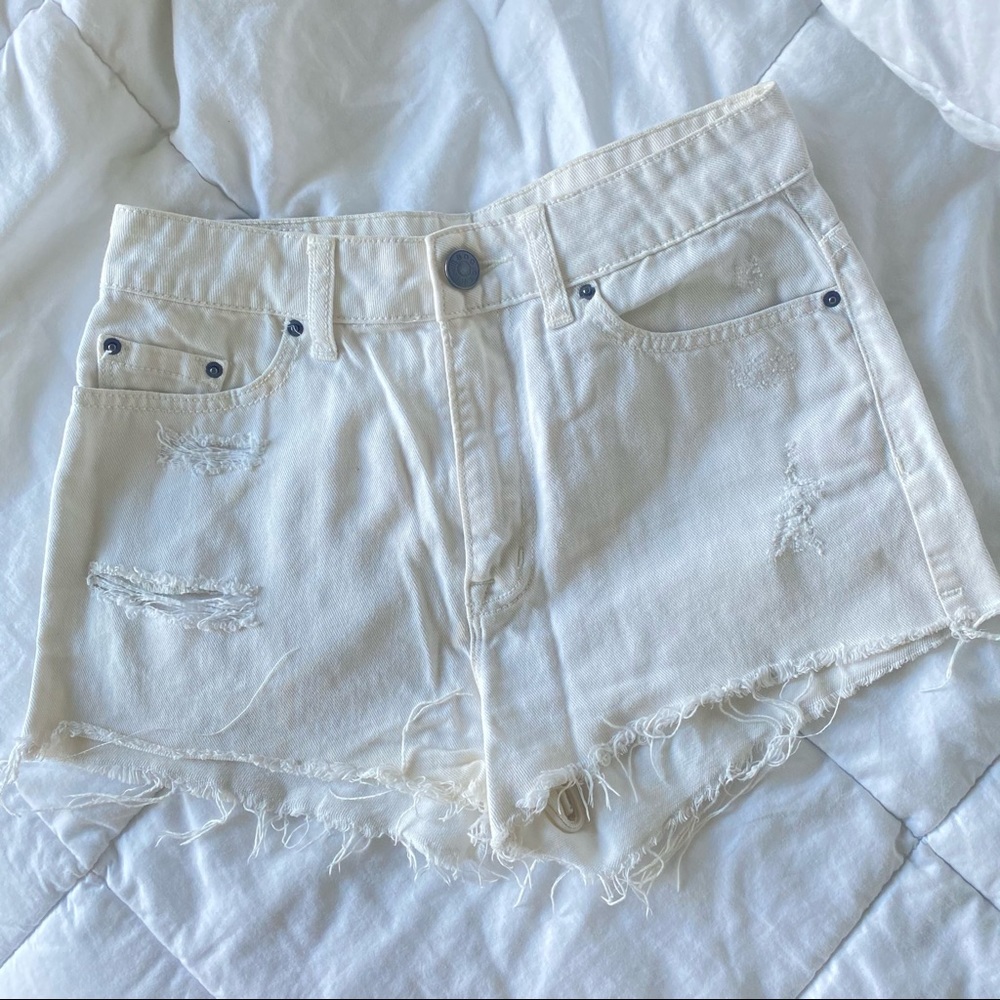 White jean shorts | BDG High waisted white jean shorts | Urban outfitters